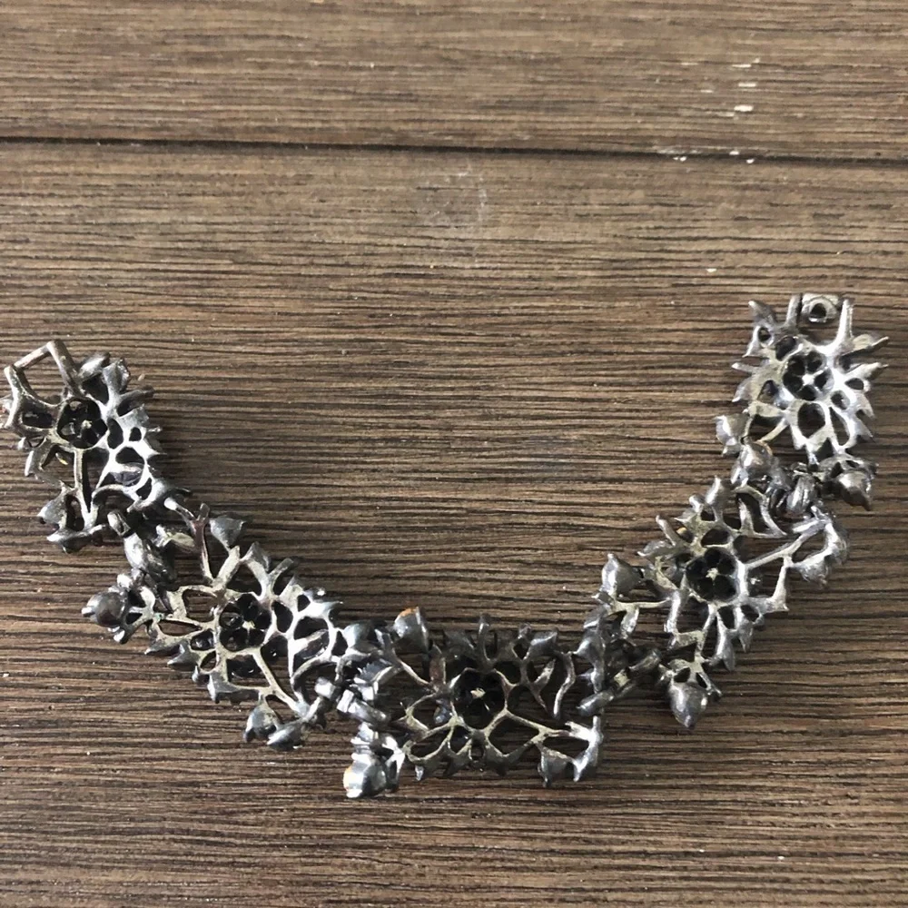 Vintage floral blue & yellow stone linked bracelet (tiny flaw)